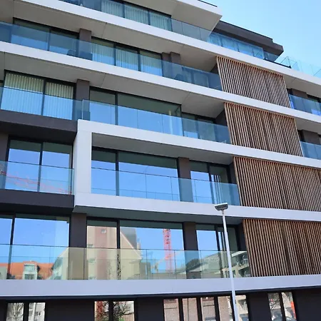 In Near The * ニーウポールト