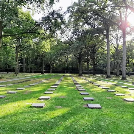 In Near The ニーウポールト